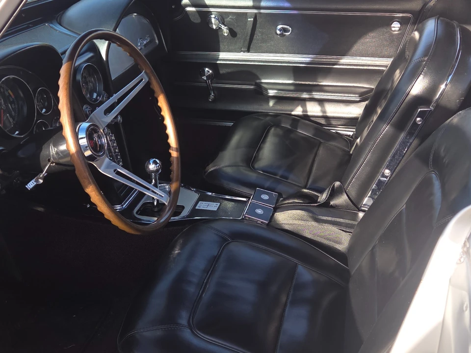 1965 Chevrolet Corvette C2 - Image 19 of 21