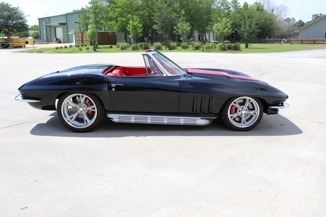 1965 Chevrolet Corvette C2 - Image 2 of 31