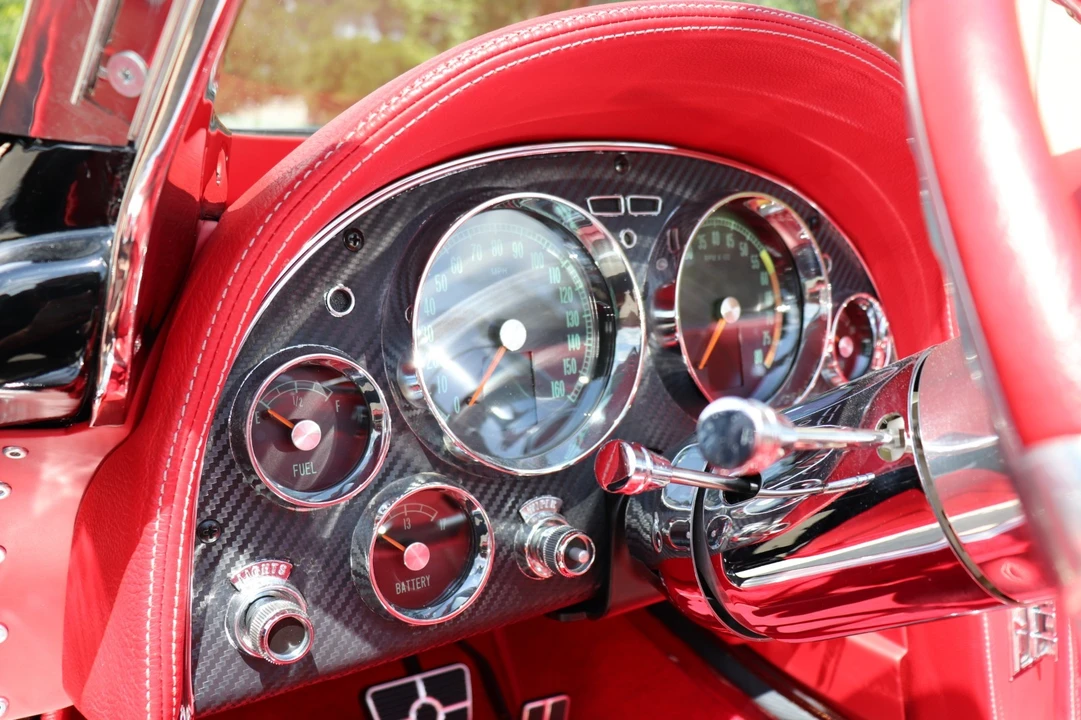 1965 Chevrolet Corvette C2 - Image 10 of 31