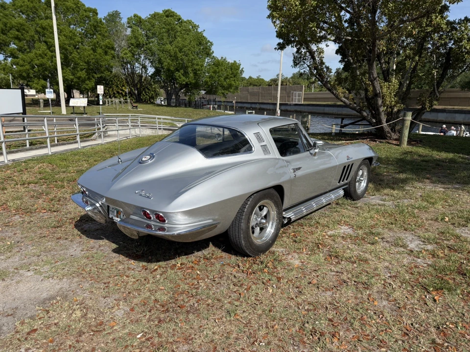 1965 Chevrolet Corvette C2 - Image 11 of 16