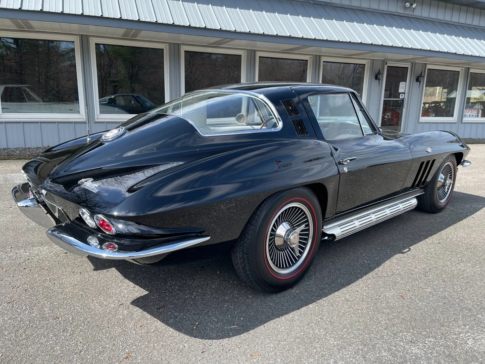 1965 Chevrolet Corvette C2 - Image 2 of 31