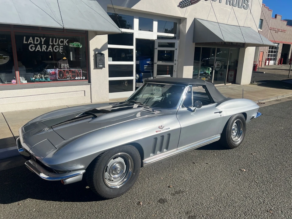 1965 Chevrolet Corvette C2 - Image 14 of 21