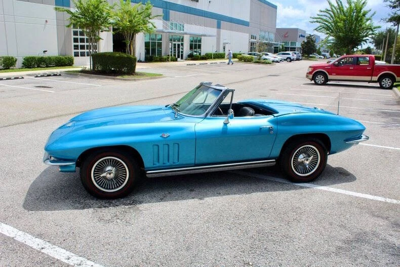 1965 Chevrolet Corvette C2 - Image 22 of 31