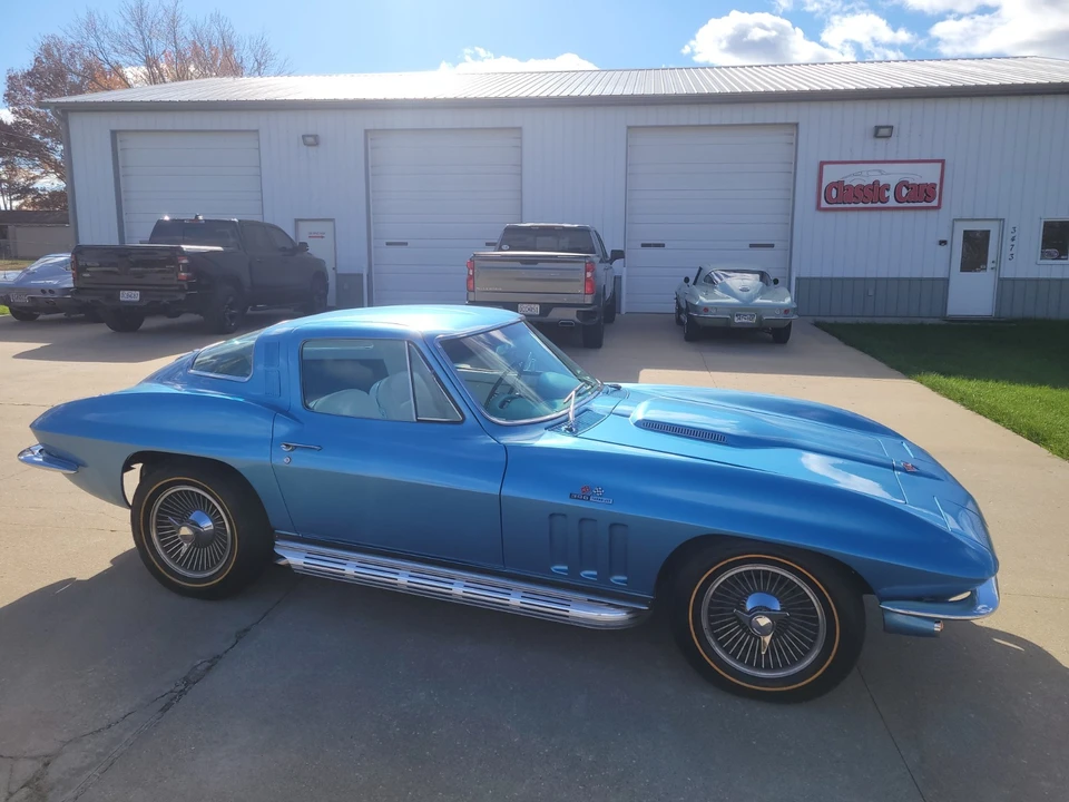 1965 Chevrolet Corvette C2 - Image 8 of 31