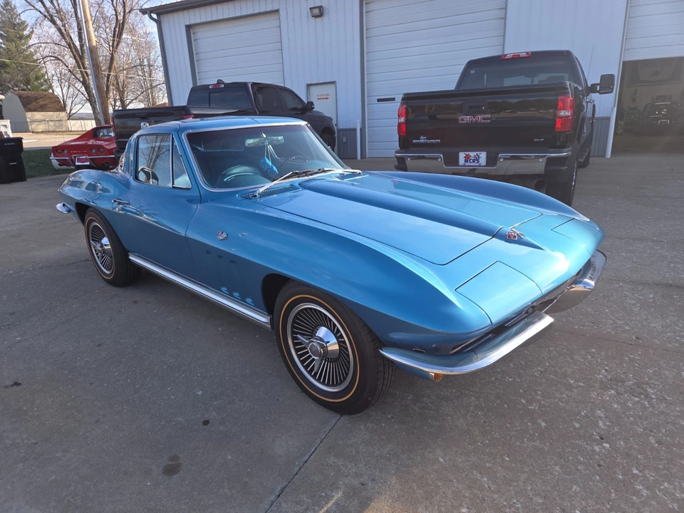 1965 Chevrolet Corvette C2 - Image 7 of 21