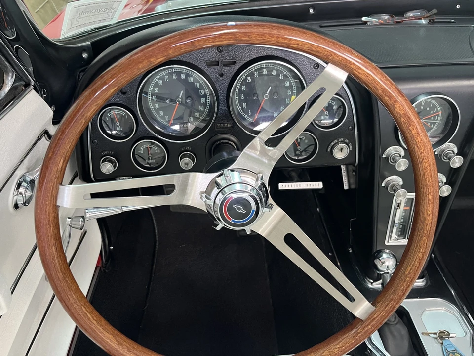 1965 Chevrolet Corvette C2 - Image 15 of 31