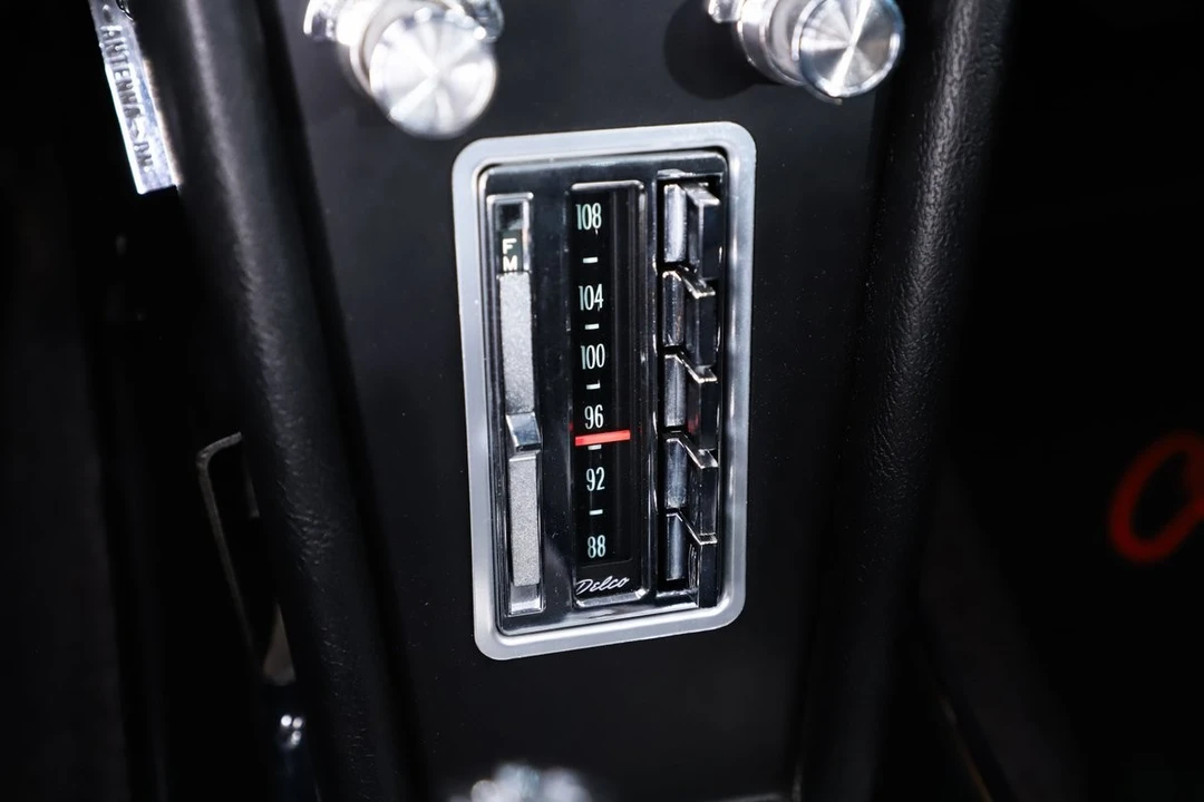 1965 Chevrolet Corvette C2 - Image 25 of 31