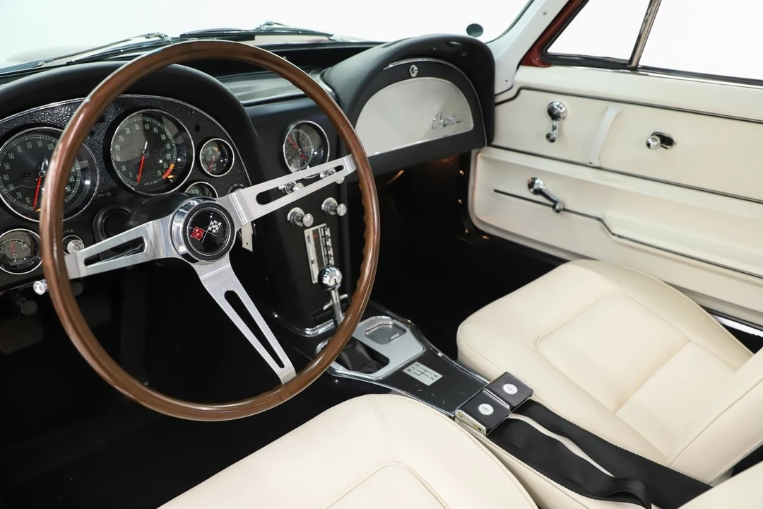 1965 Chevrolet Corvette C2 - Image 2 of 31