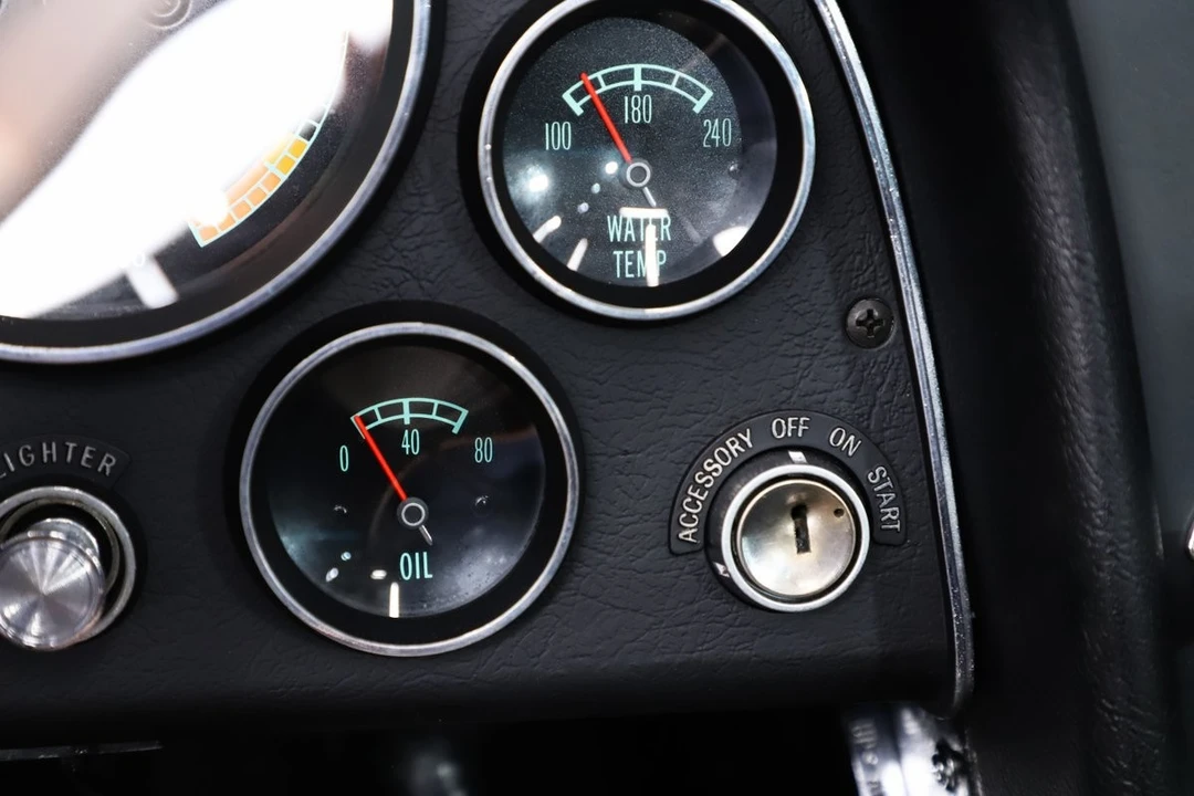1965 Chevrolet Corvette C2 - Image 21 of 31