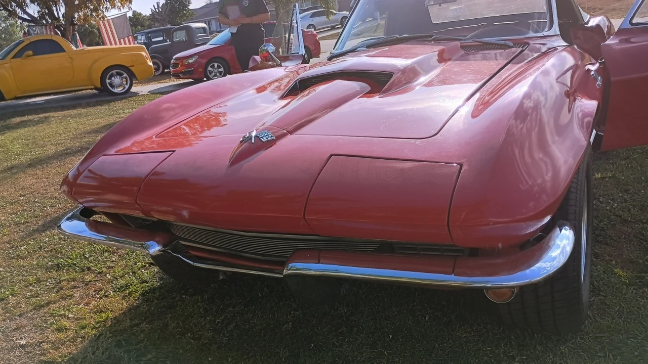 1965 Chevrolet Corvette C2 - Image 5 of 21