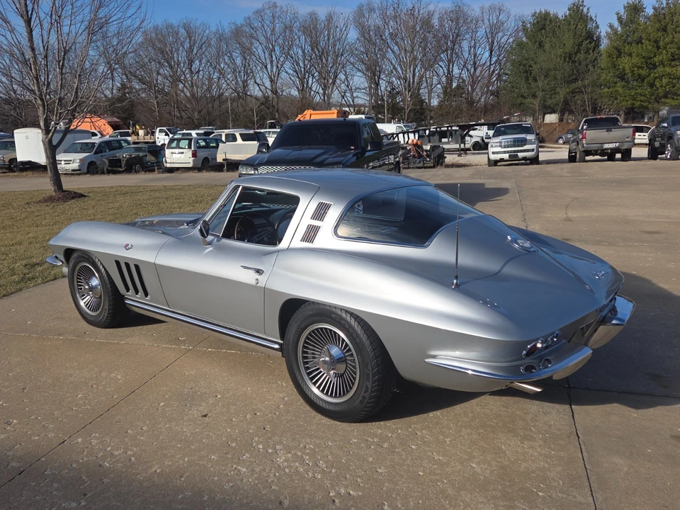 1965 Chevrolet Corvette C2 - Image 14 of 21