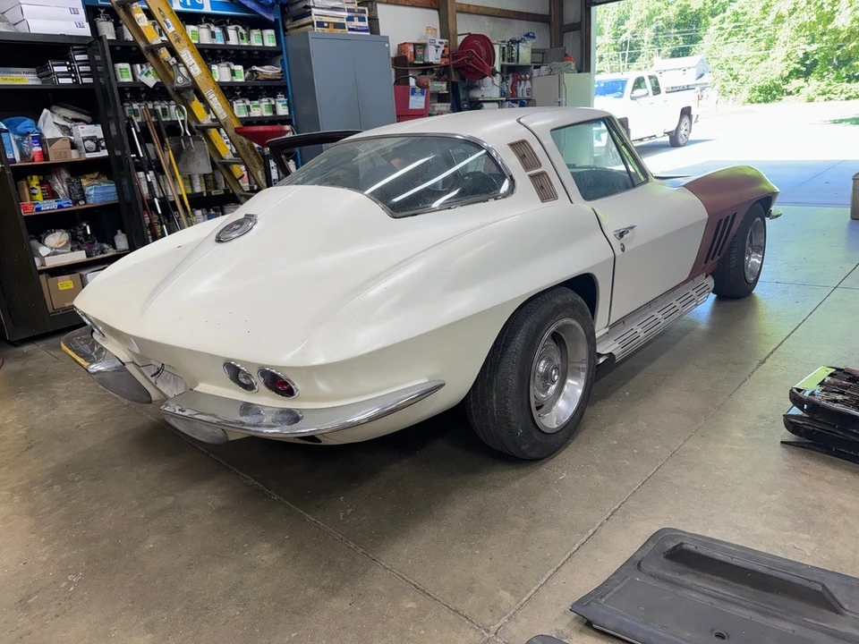 1965 Chevrolet Corvette C2 - Image 3 of 31