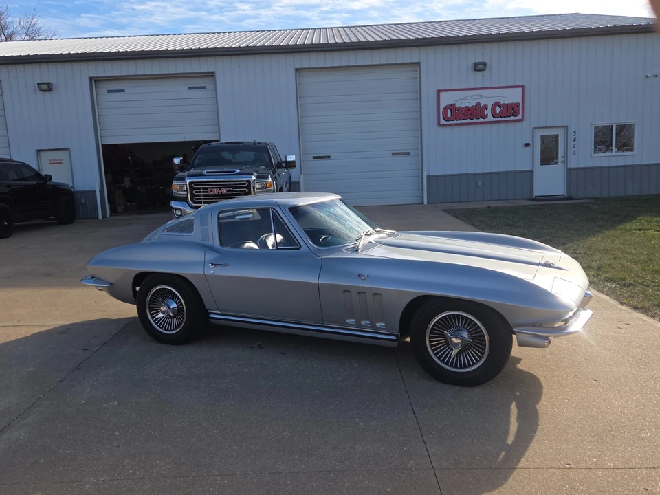 1965 Chevrolet Corvette C2 - Image 6 of 21