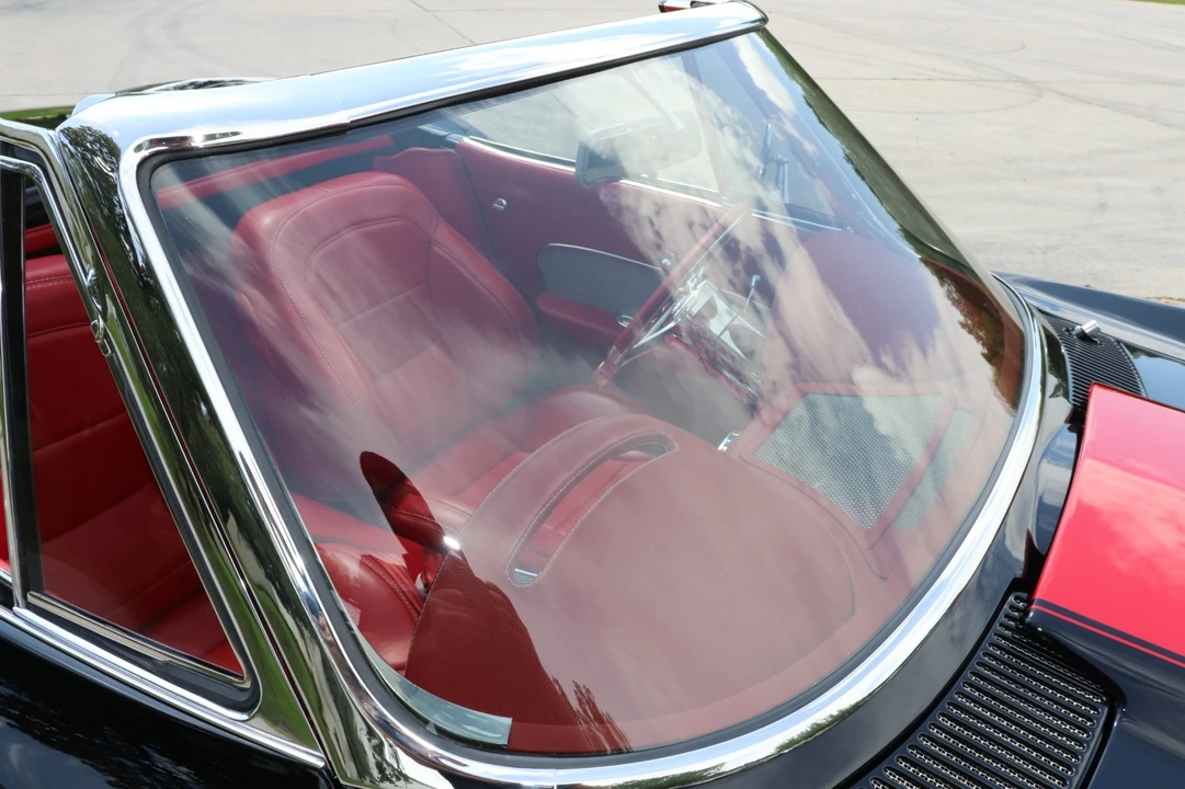 1965 Chevrolet Corvette C2 - Image 28 of 31