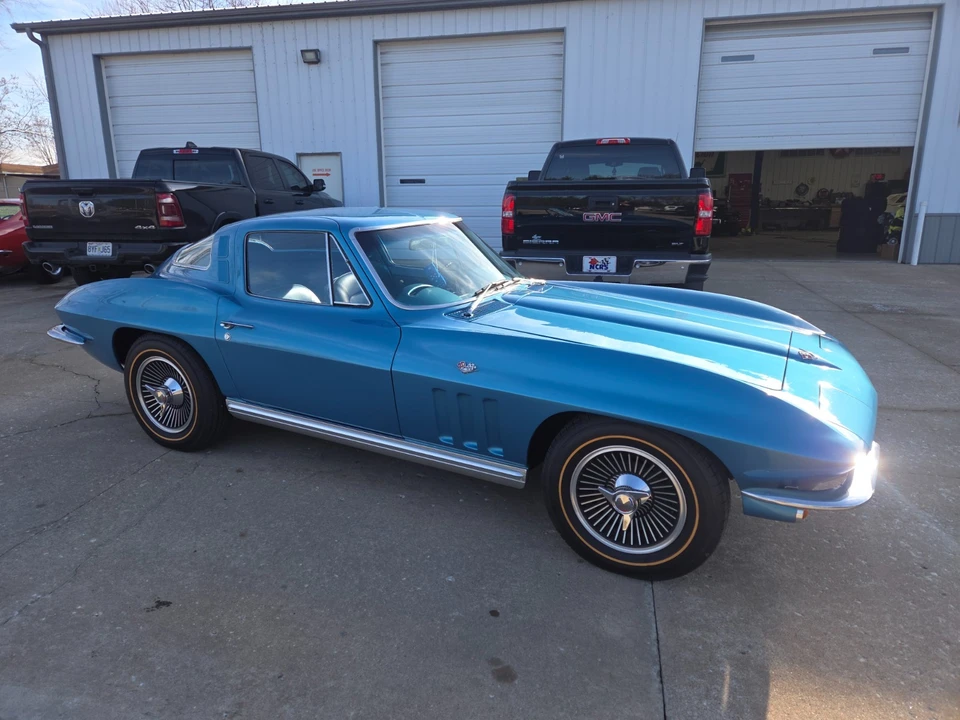 1965 Chevrolet Corvette C2 - Image 9 of 21