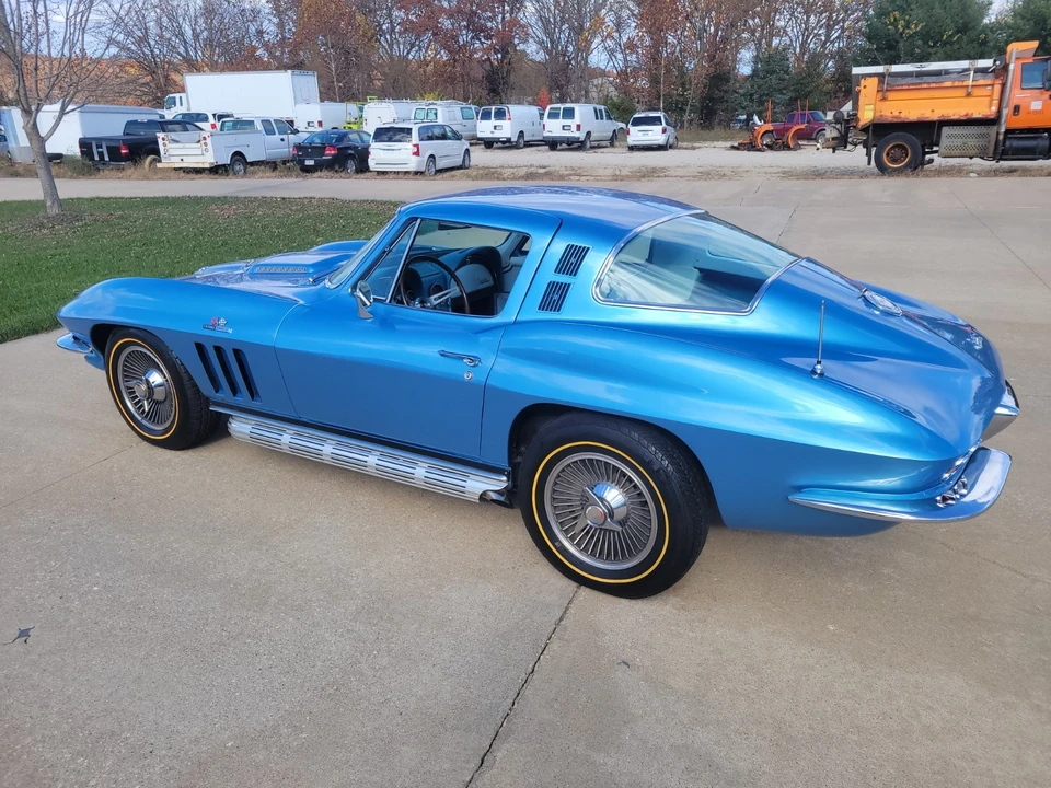 1965 Chevrolet Corvette C2 - Image 19 of 31