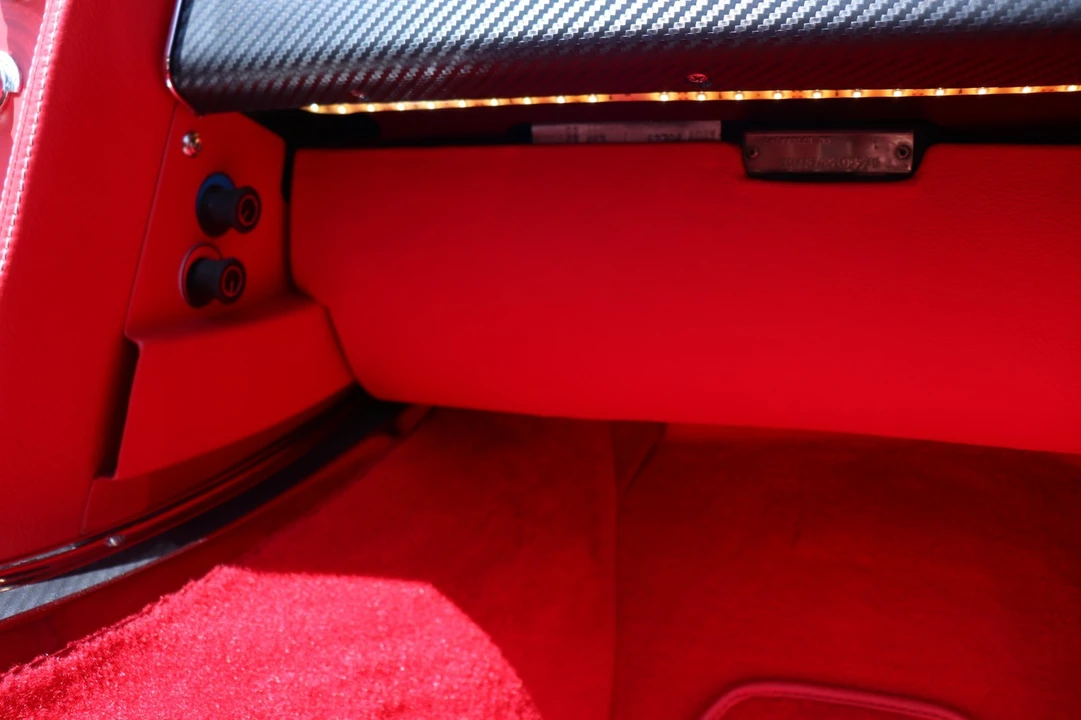 1965 Chevrolet Corvette C2 - Image 14 of 31