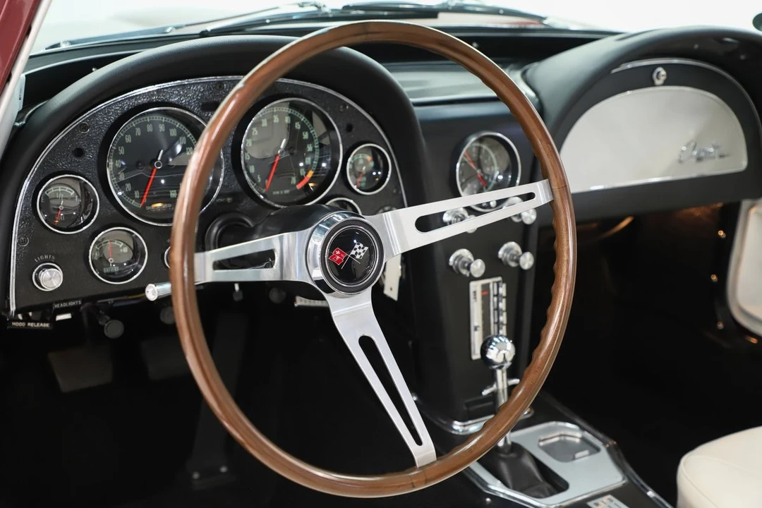 1965 Chevrolet Corvette C2 - Image 27 of 31