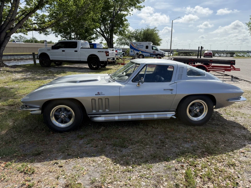 1965 Chevrolet Corvette C2 - Image 8 of 16
