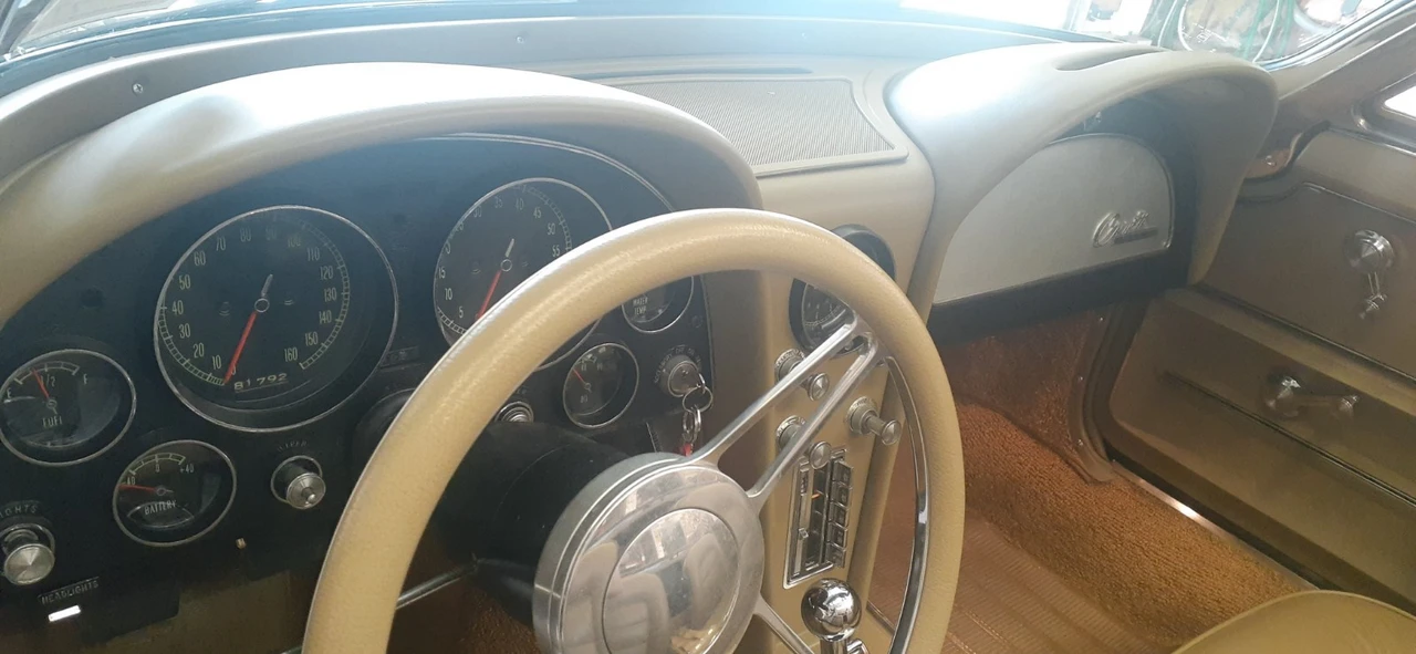 1965 Chevrolet Corvette C2 - Image 18 of 31