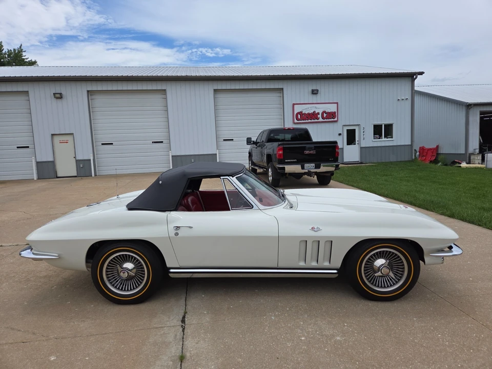 1965 Chevrolet Corvette C2 - Image 10 of 31