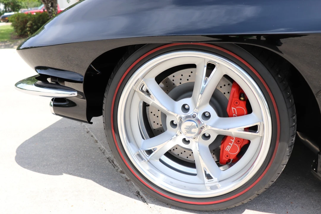 1965 Chevrolet Corvette C2 - Image 25 of 31