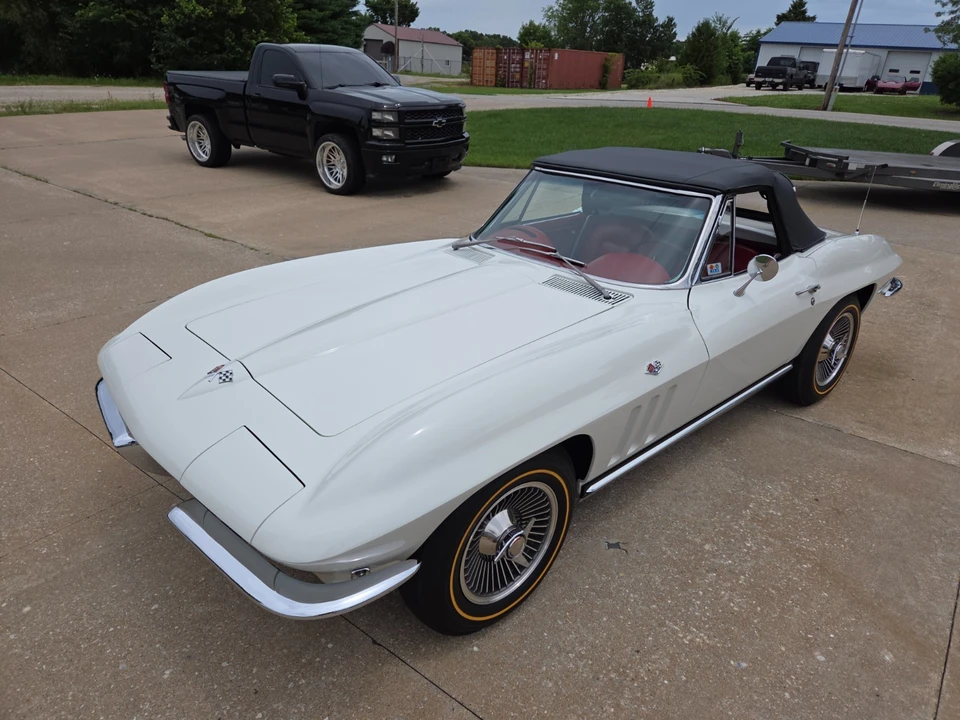 1965 Chevrolet Corvette C2 - Image 2 of 31