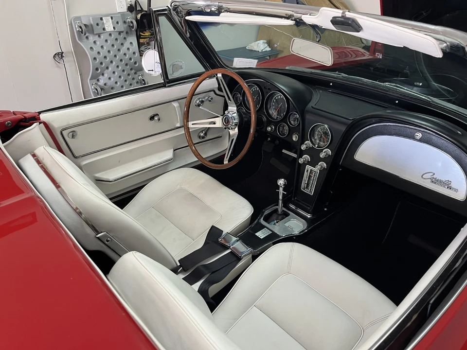 1965 Chevrolet Corvette C2 - Image 9 of 31