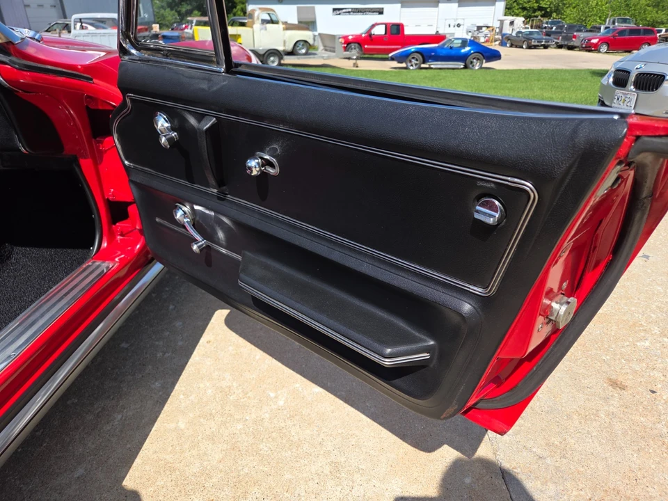 1965 Chevrolet Corvette C2 - Image 24 of 31