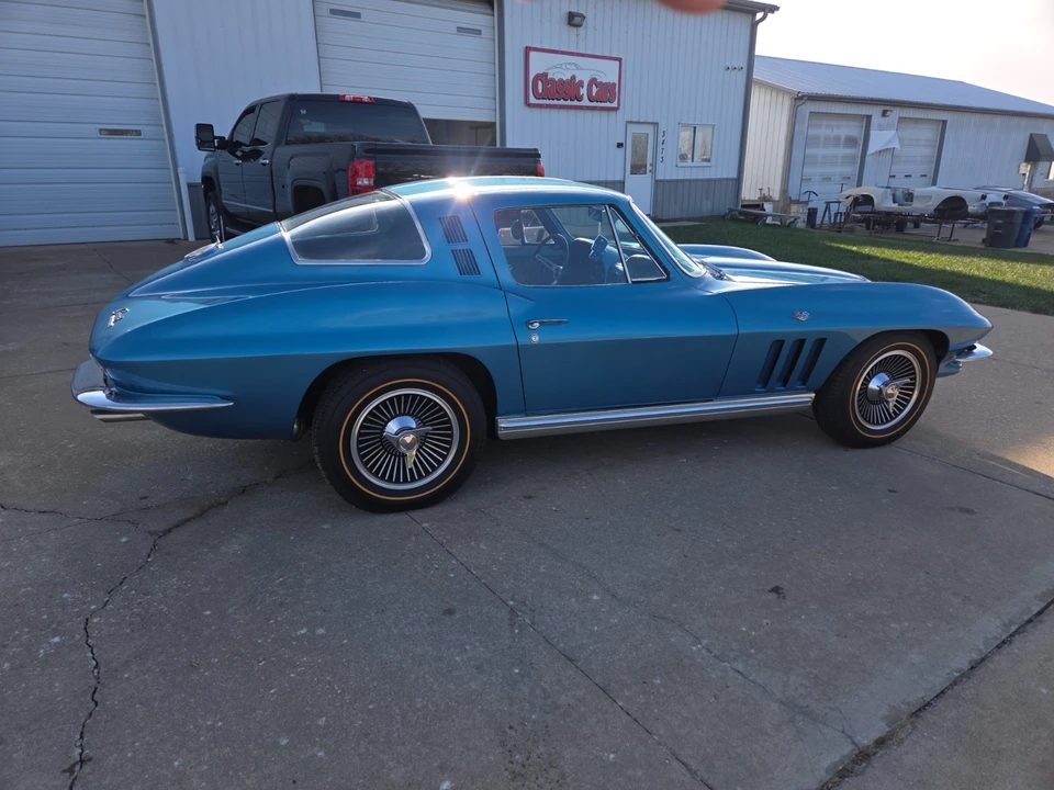 1965 Chevrolet Corvette C2 - Image 10 of 21