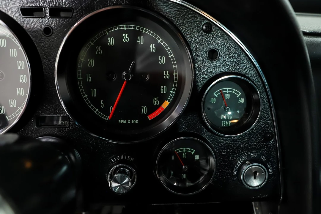 1965 Chevrolet Corvette C2 - Image 22 of 31
