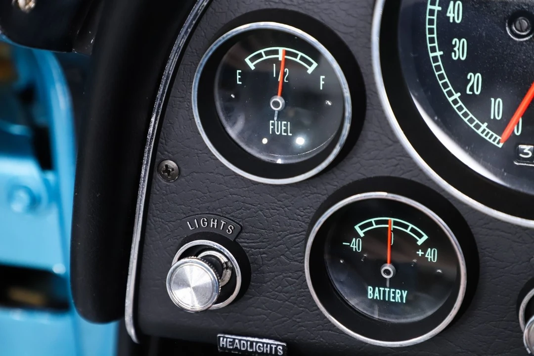 1965 Chevrolet Corvette C2 - Image 19 of 31