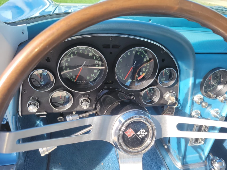 1965 Chevrolet Corvette C2 - Image 23 of 31