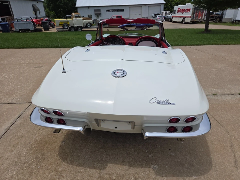 1965 Chevrolet Corvette C2 - Image 27 of 31