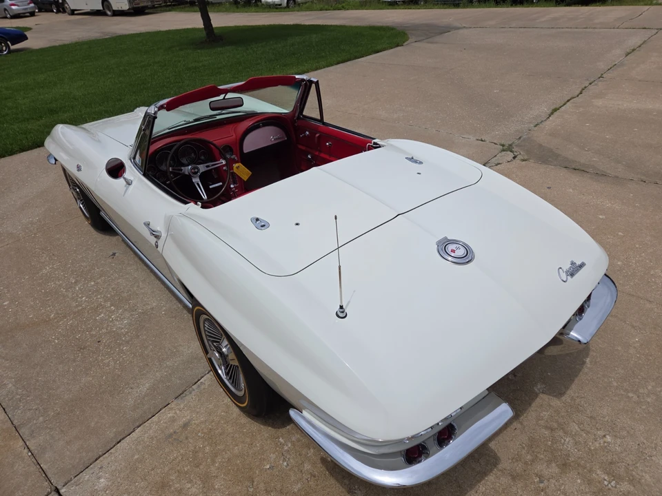 1965 Chevrolet Corvette C2 - Image 29 of 31