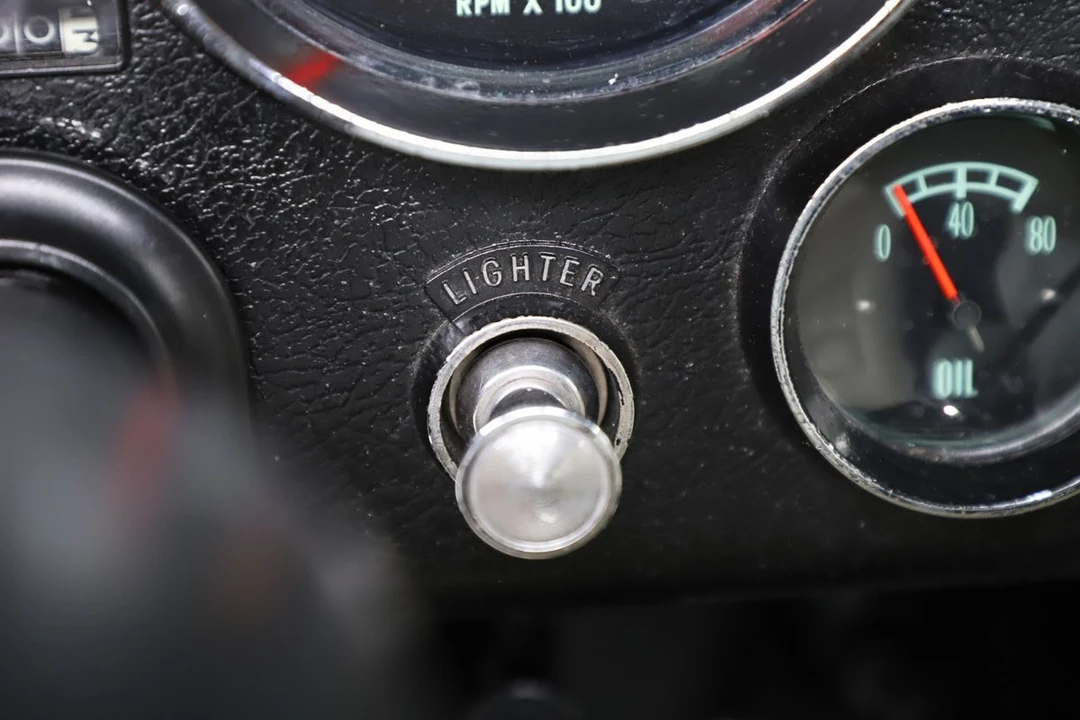 1965 Chevrolet Corvette C2 - Image 24 of 31
