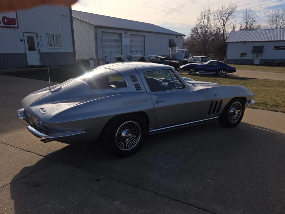 1965 Chevrolet Corvette C2 - Image 7 of 21