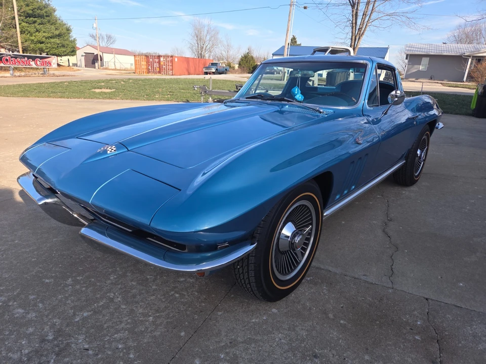 1965 Chevrolet Corvette C2 - Image 3 of 21