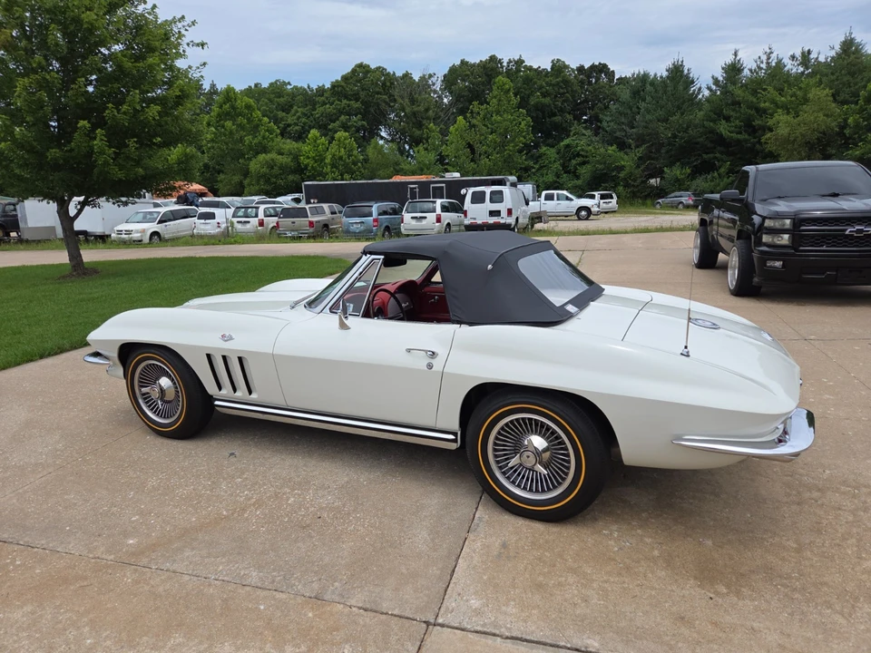 1965 Chevrolet Corvette C2 - Image 16 of 31
