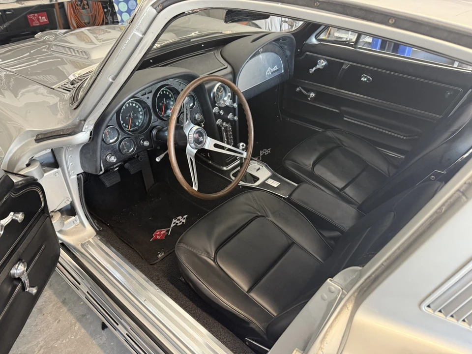 1965 Chevrolet Corvette C2 - Image 12 of 16