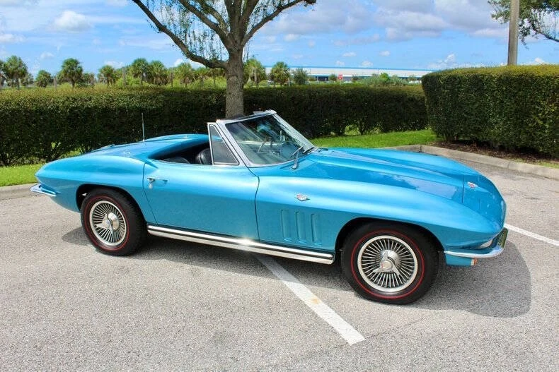 1965 Chevrolet Corvette C2 - Image 17 of 31