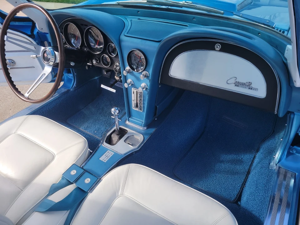 1965 Chevrolet Corvette C2 - Image 25 of 31