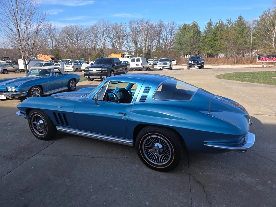 1965 Chevrolet Corvette C2 - Image 18 of 21