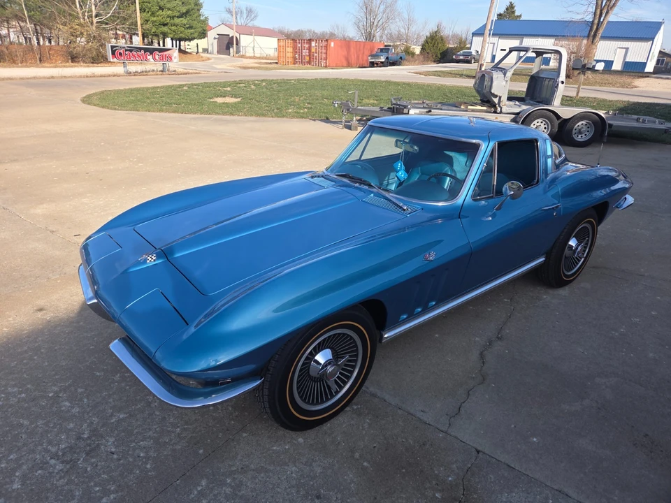 1965 Chevrolet Corvette C2 - Image 2 of 21