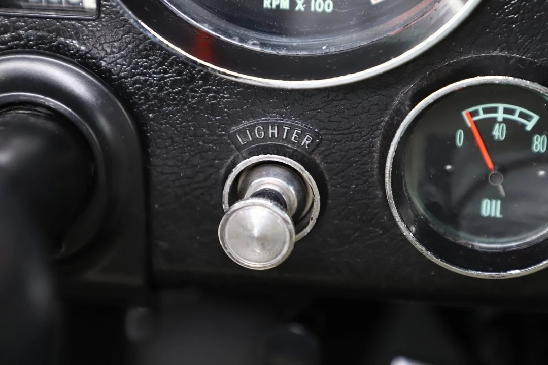 1965 Chevrolet Corvette C2 - Image 30 of 31
