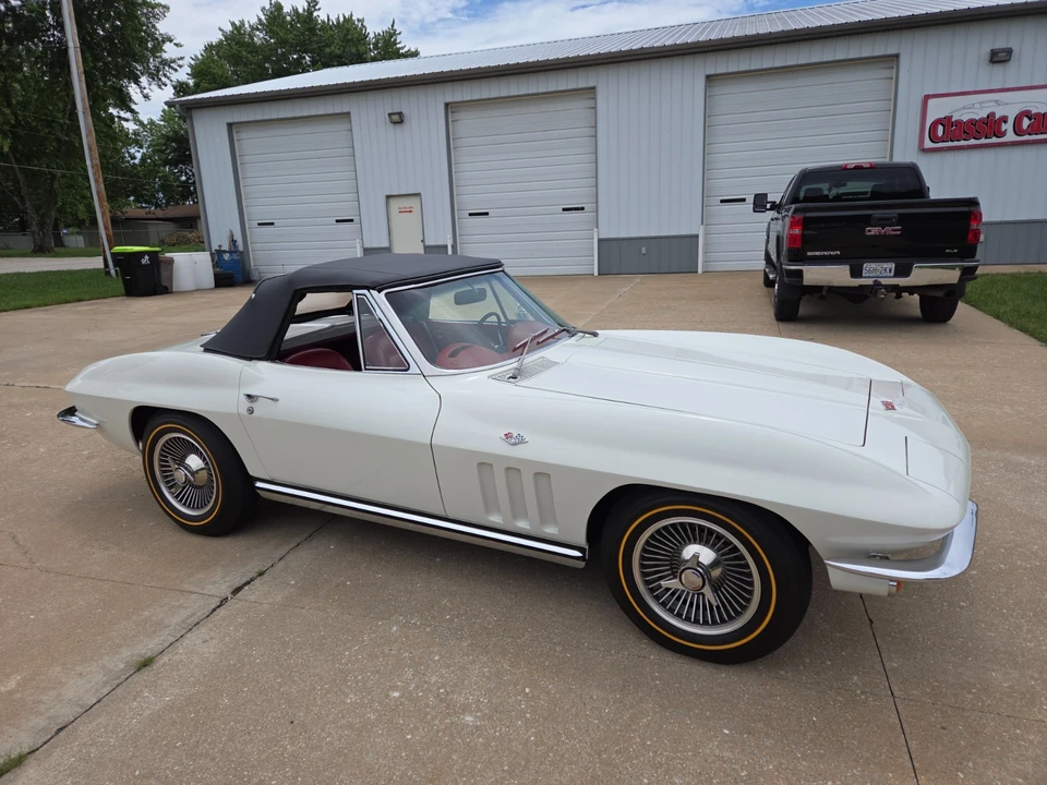 1965 Chevrolet Corvette C2 - Image 9 of 31