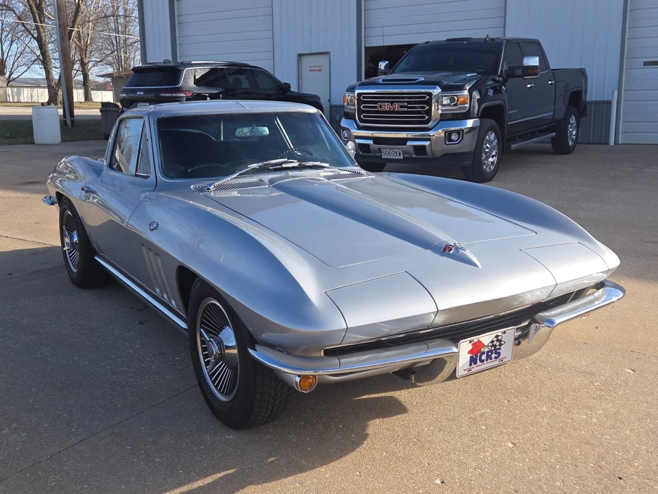 1965 Chevrolet Corvette C2 - Image 5 of 21