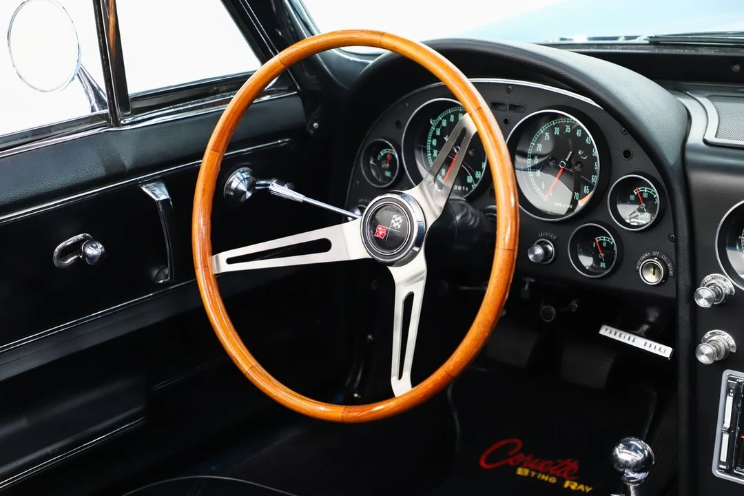 1965 Chevrolet Corvette C2 - Image 23 of 31
