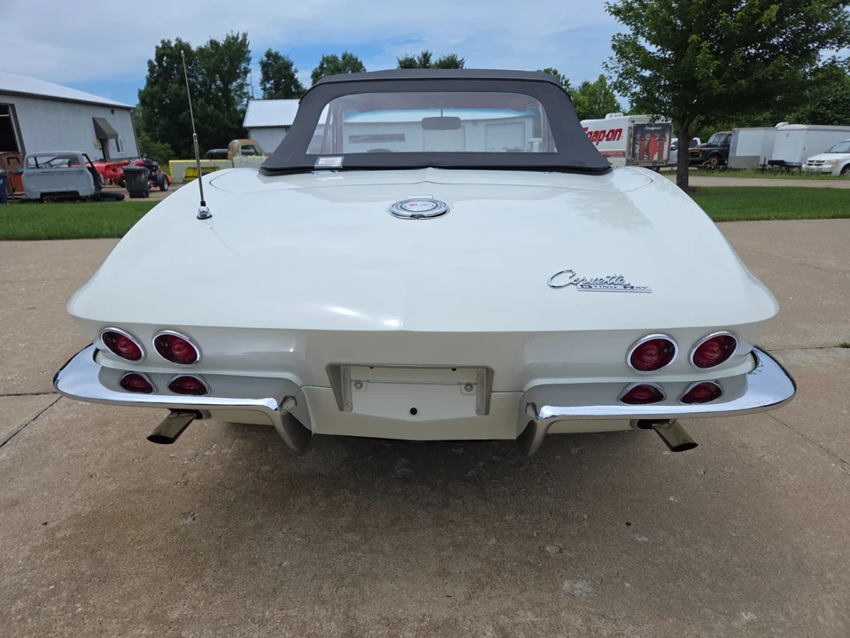 1965 Chevrolet Corvette C2 - Image 13 of 31