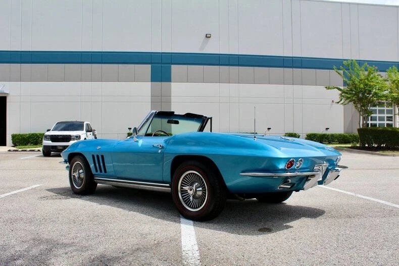 1965 Chevrolet Corvette C2 - Image 10 of 31